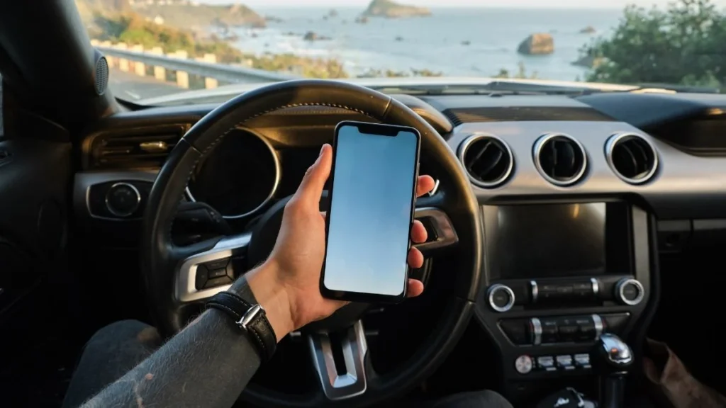STUDY: iPhone Users Are Worse Drivers Than Android Users - AUTOMOLOGY ...
